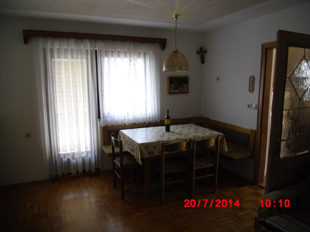 Holiday Home Pri Srni بوينج الغرفة الصورة